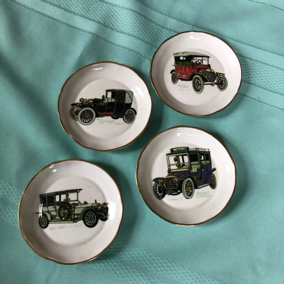 Lot of Four Vintage Canadian Made Mini Plates - Picture 2 of 11